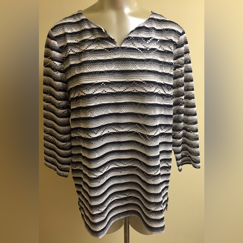 Chicos Size 2 (L/12) Navy White Striped 3/4 Sleeve Cutout Top Shirt